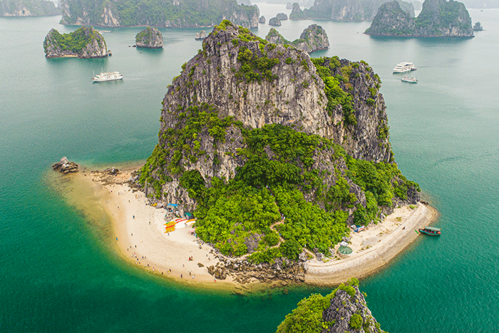 Ba Trai Dao Beach